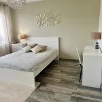 Grand 80m2 - 3 - 7 Min Du Centre - Calme - Ideal Famille Apartment Reims