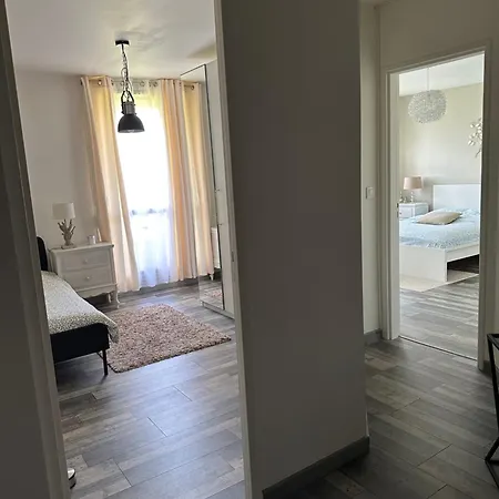 Grand 80m2 - 3 - 7 Min Du Centre - Calme - Ideal Famille Apartment