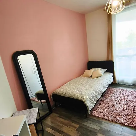 Grand 80m2 - 3 - 7 Min Du Centre - Calme - Ideal Famille דירה *