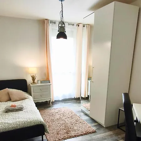 Grand 80m2 - 3 - 7 Min Du Centre - Calme - Ideal Famille アパート ランス