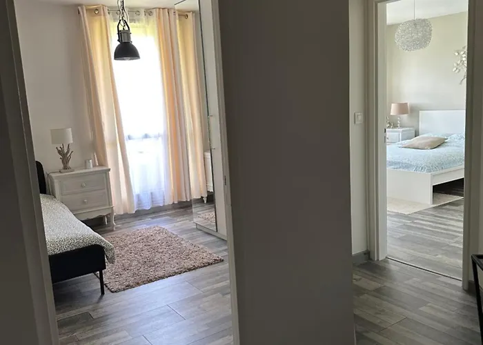 Grand Appartement Cosy - 3 Chambres - Ideal Famille - Reims, Proche Centre アパート